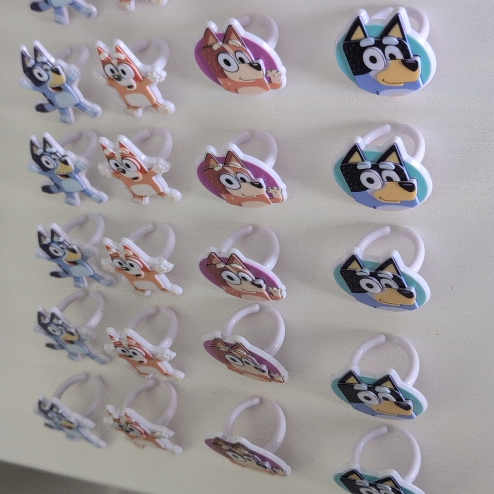 Bluey Cupcake Rings - Picture 4 of 7